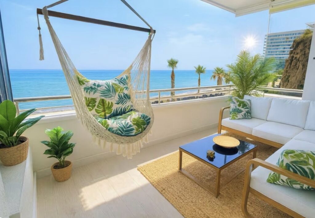 Apartamento Sunrise Sea en Torremolinos con vistas al mar y terraza luminosa